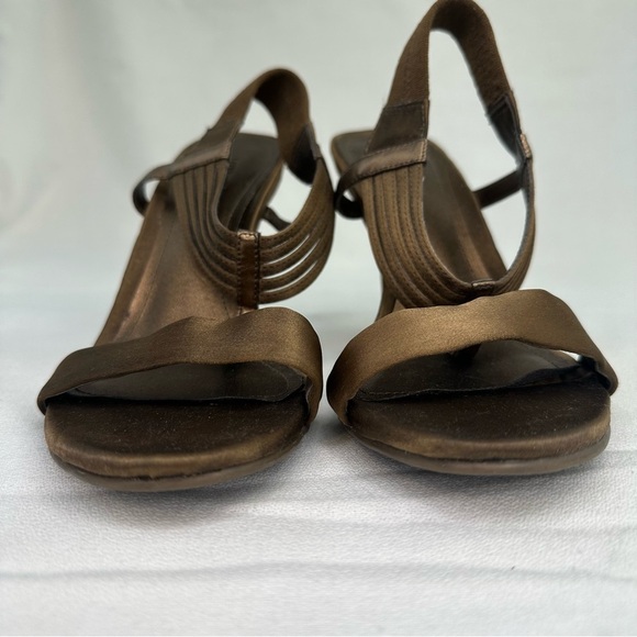 Kenneth Cole Reaction Know Way Bronze Satin Sandal 6.5 - Picture 3 of 11